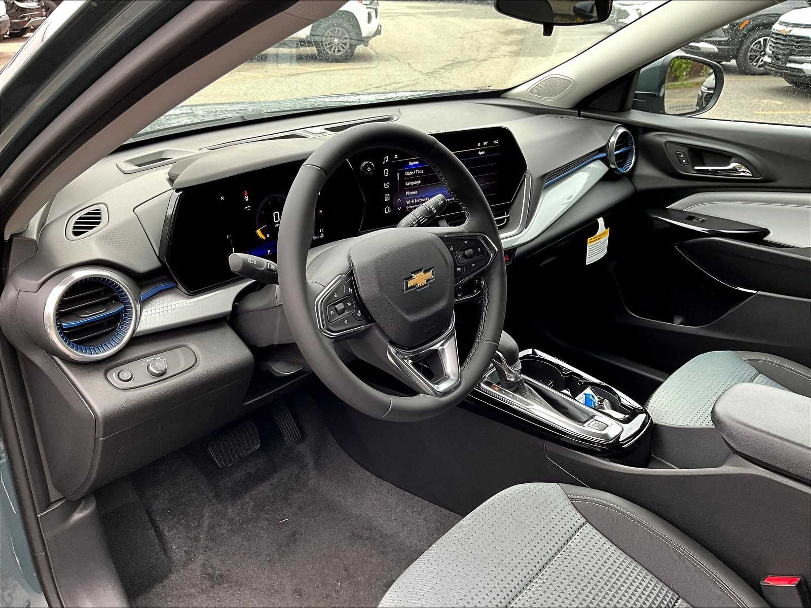 2025 Chevrolet Trax LT - Photo 9