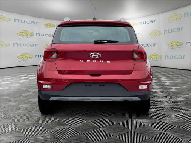 2025 Hyundai Venue SEL - Photo 11
