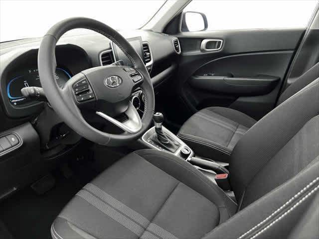 2025 Hyundai Venue SEL - Photo 18