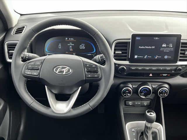 2025 Hyundai Venue SEL - Photo 27
