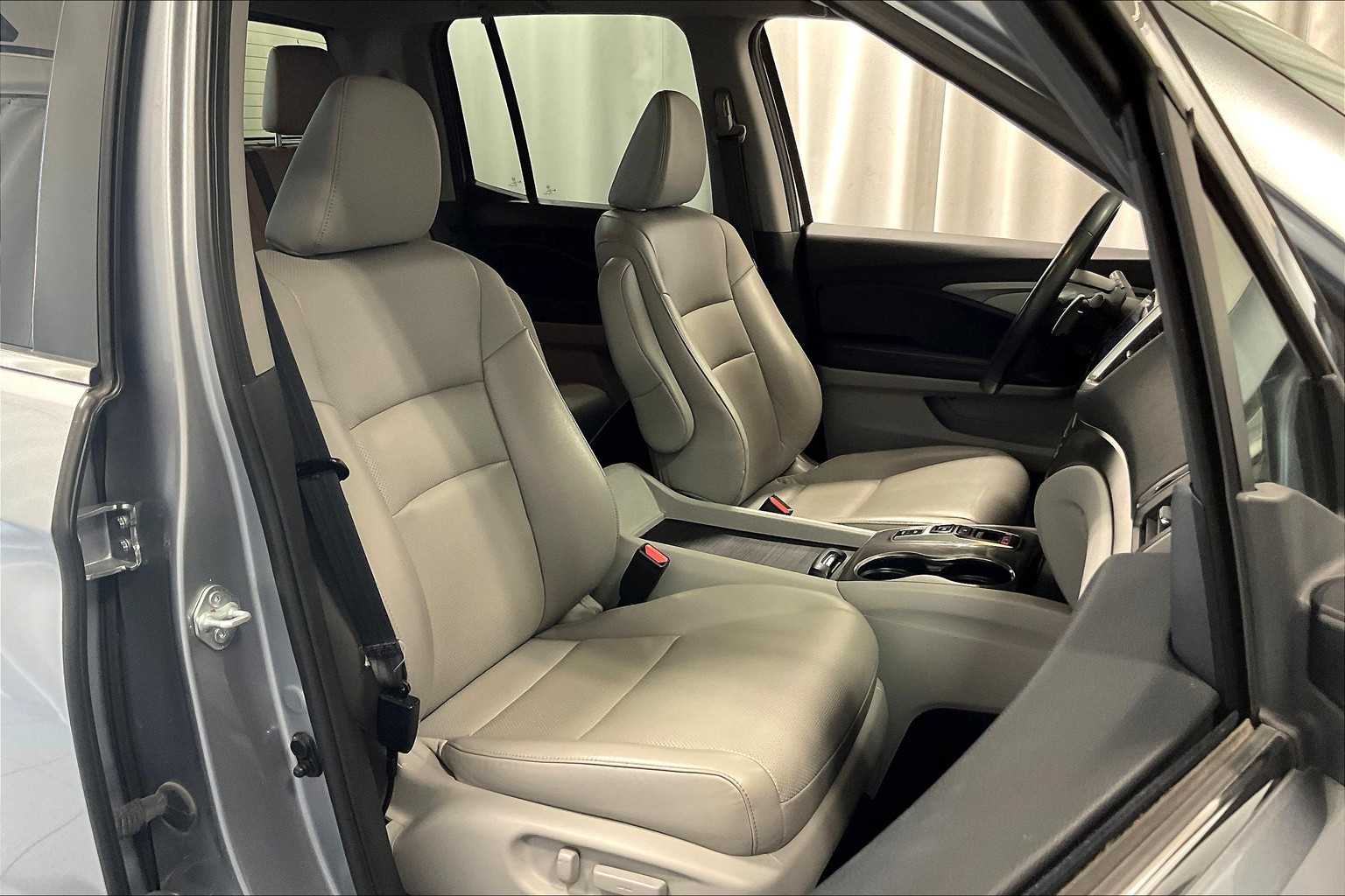 2020 Honda Ridgeline RTL - Photo 11