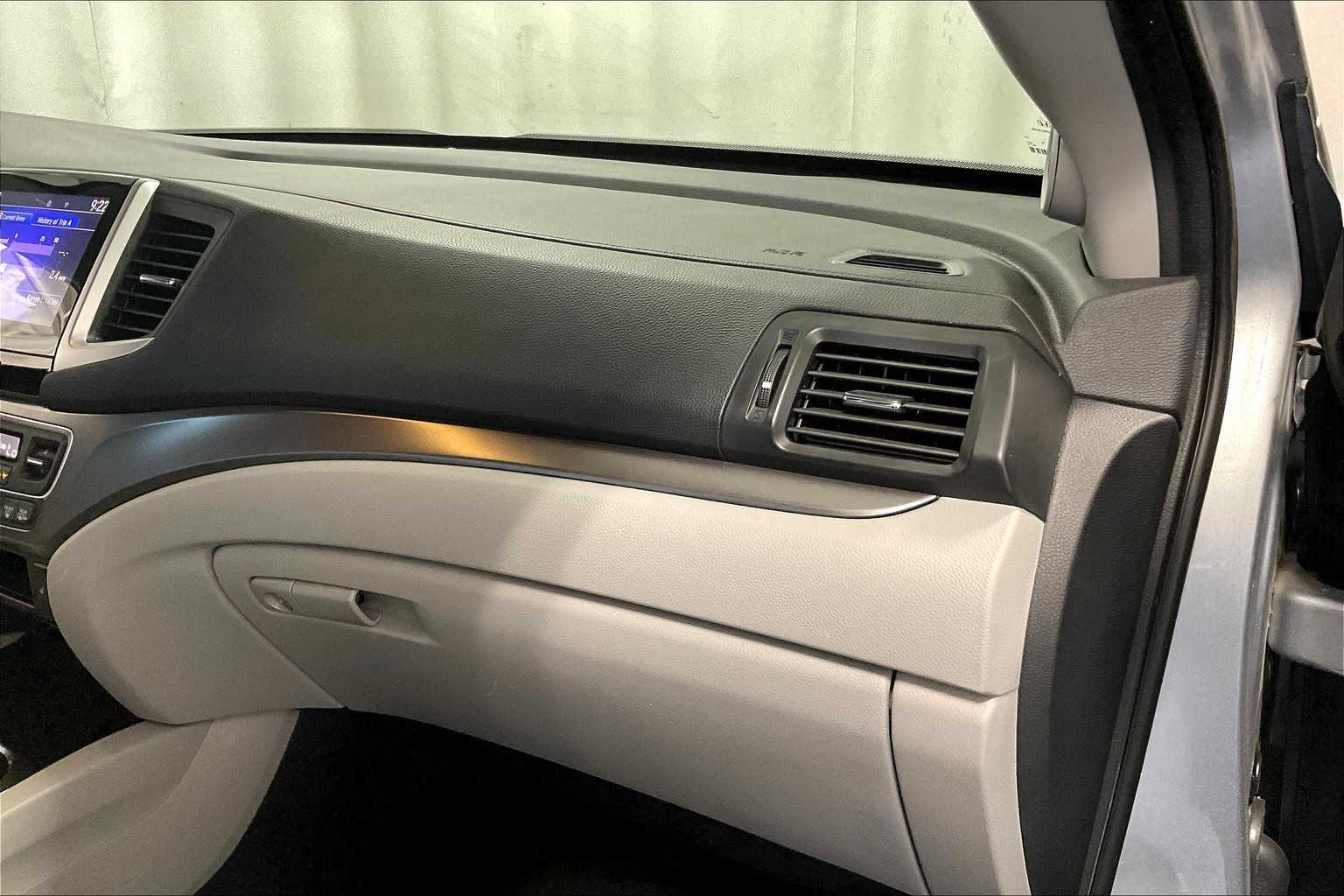 2020 Honda Ridgeline RTL - Photo 13