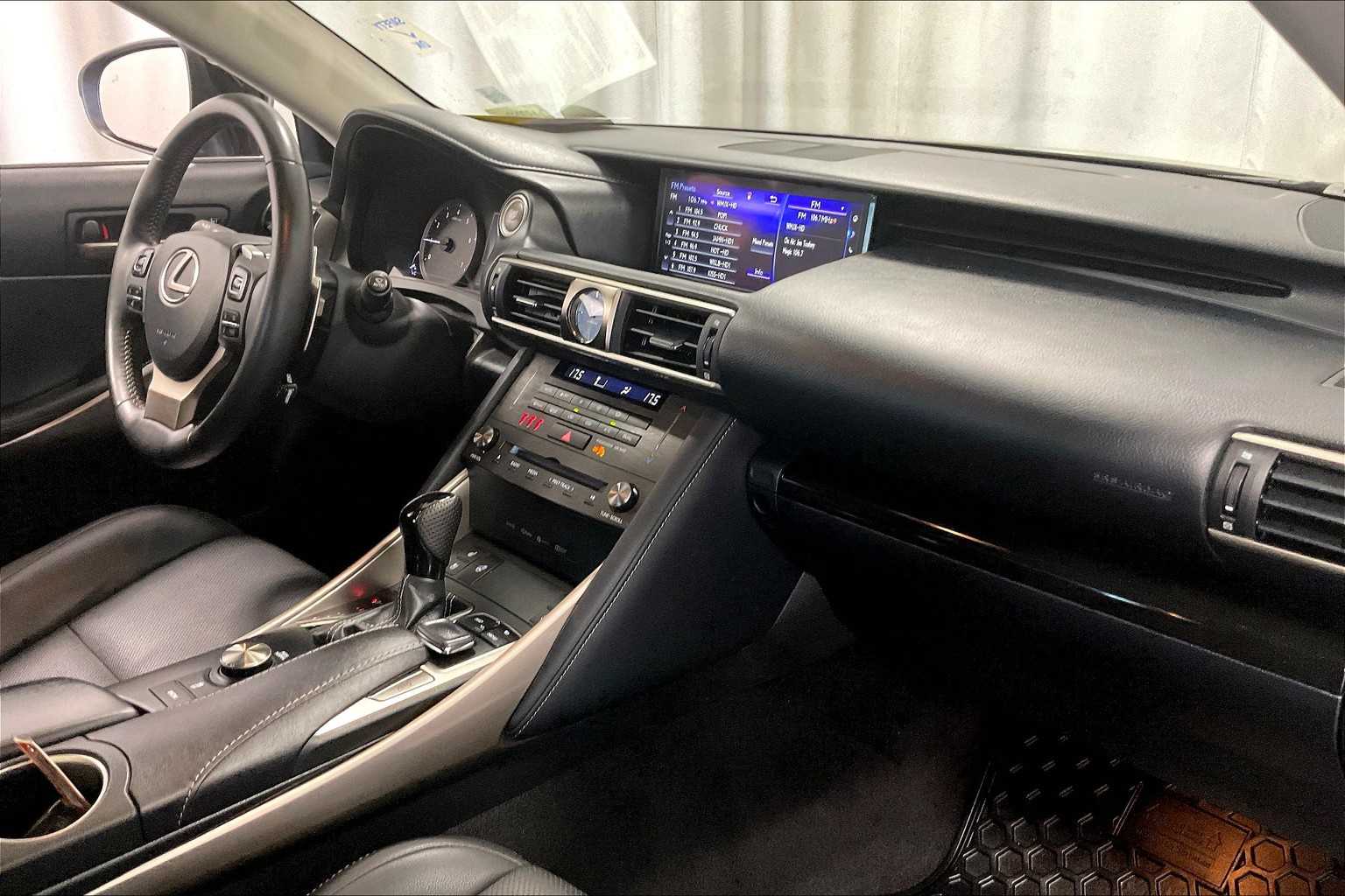 2019 Lexus IS  - Photo 14