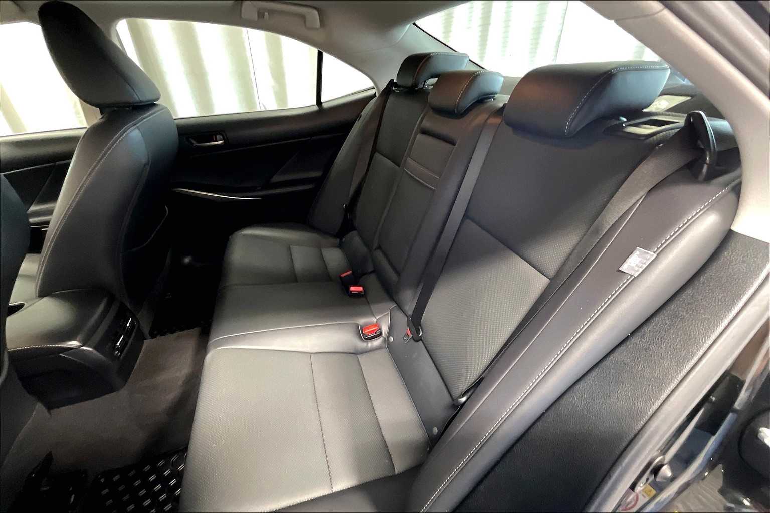 2019 Lexus IS  - Photo 15