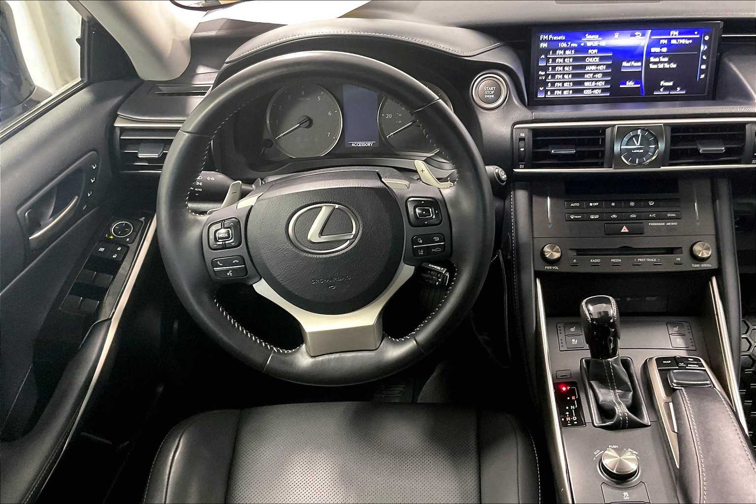 2019 Lexus IS  - Photo 17