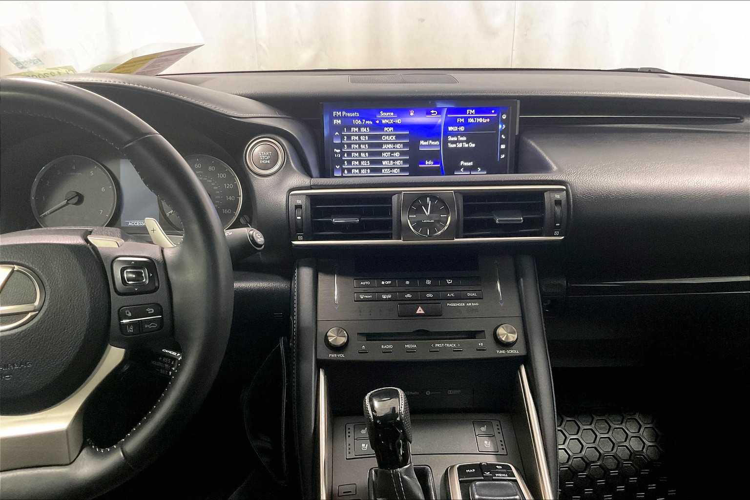 2019 Lexus IS  - Photo 18