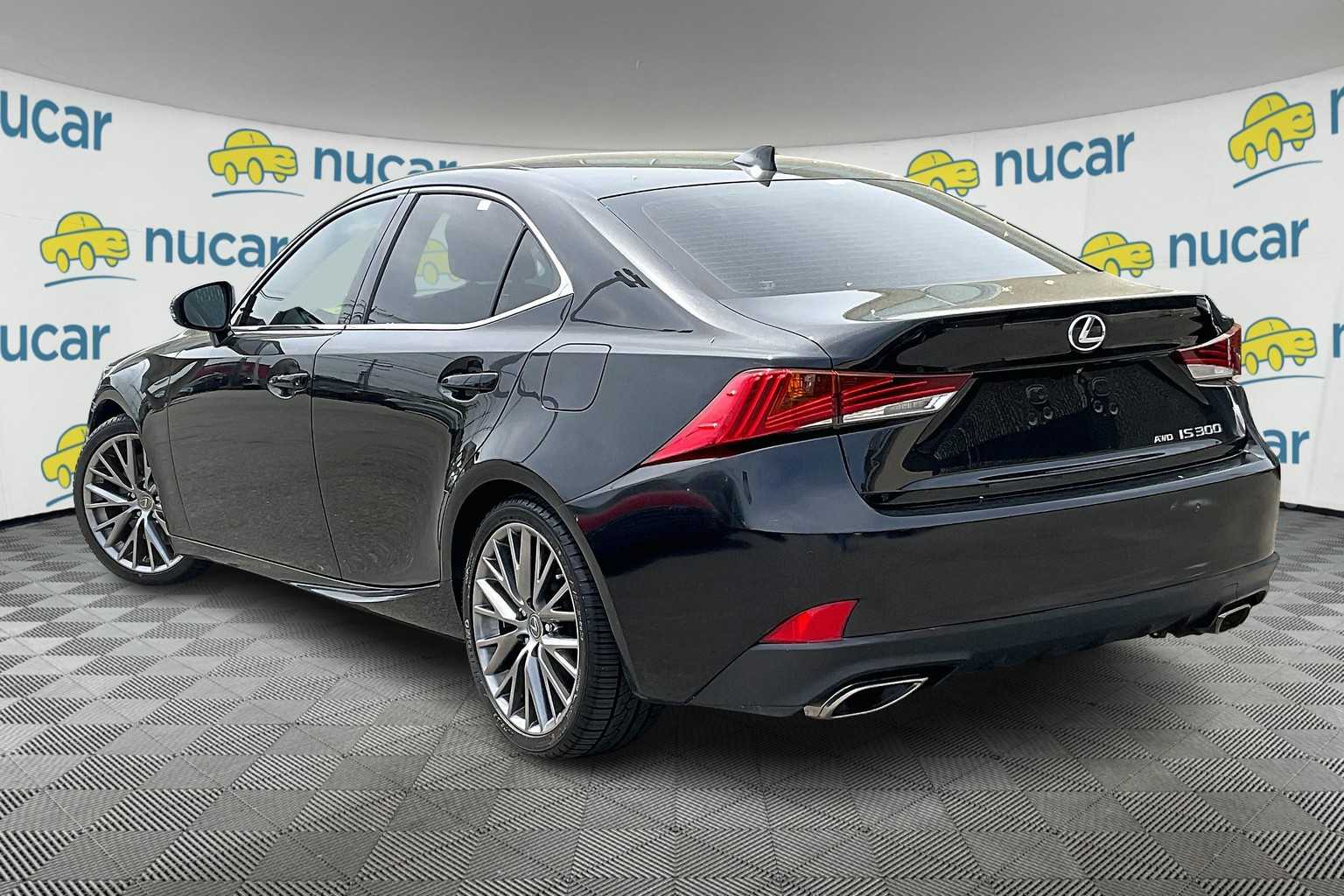 2019 Lexus IS  - Photo 4