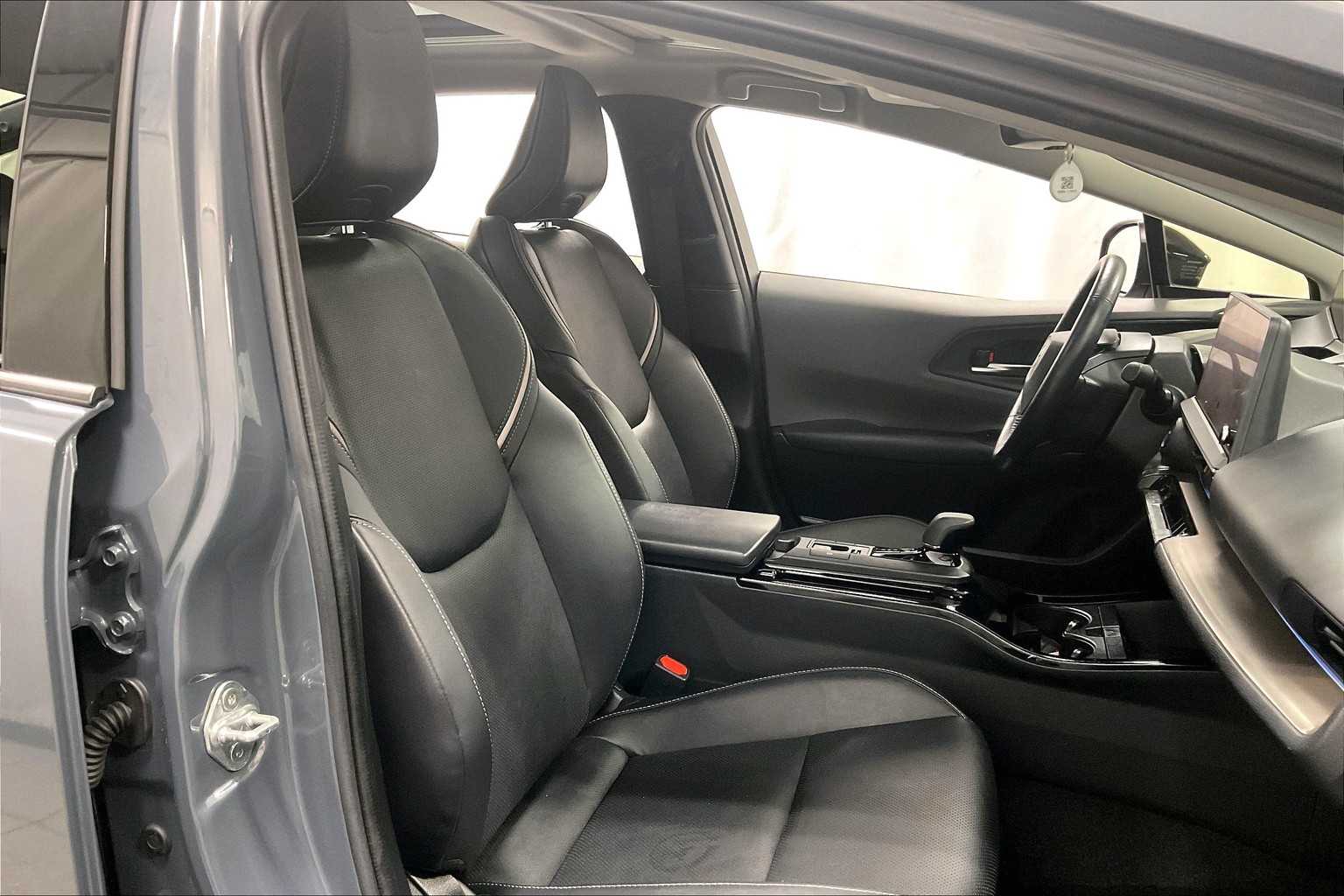 2023 Toyota Prius XLE - Photo 11