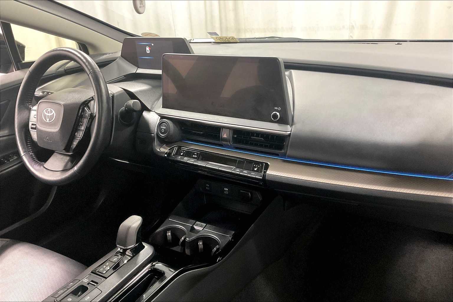 2023 Toyota Prius XLE - Photo 14