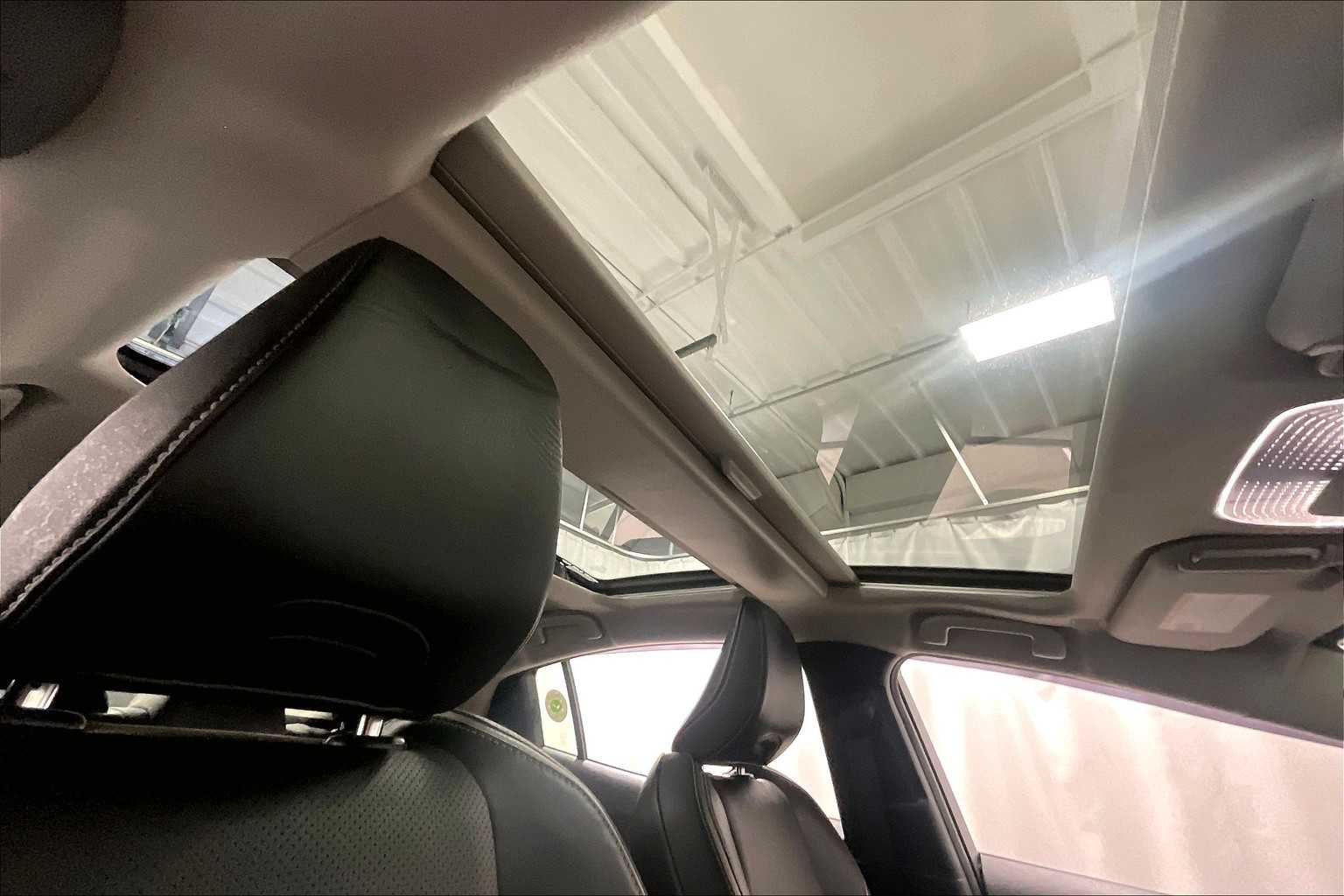 2023 Toyota Prius XLE - Photo 22