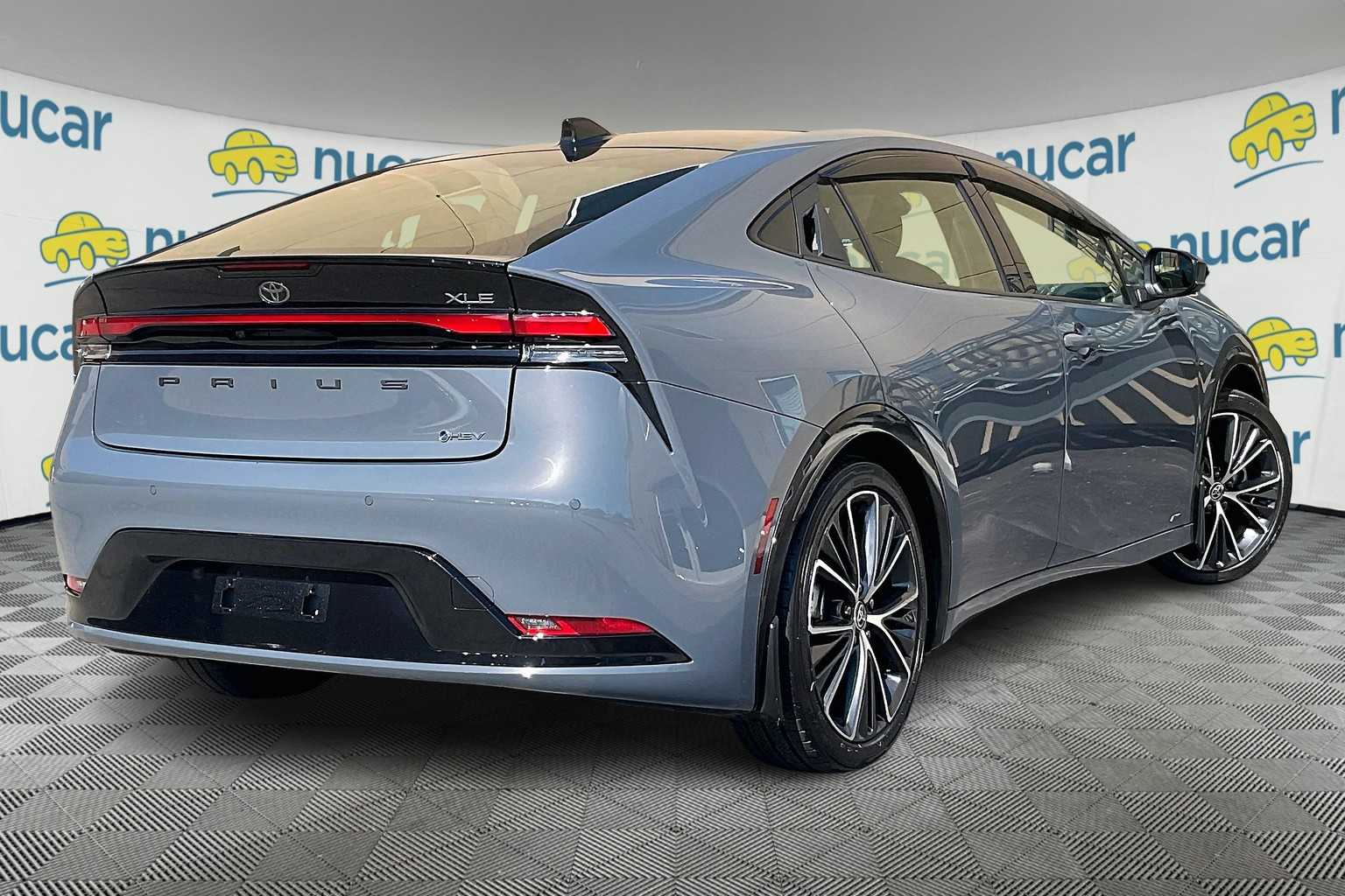 2023 Toyota Prius XLE - Photo 6