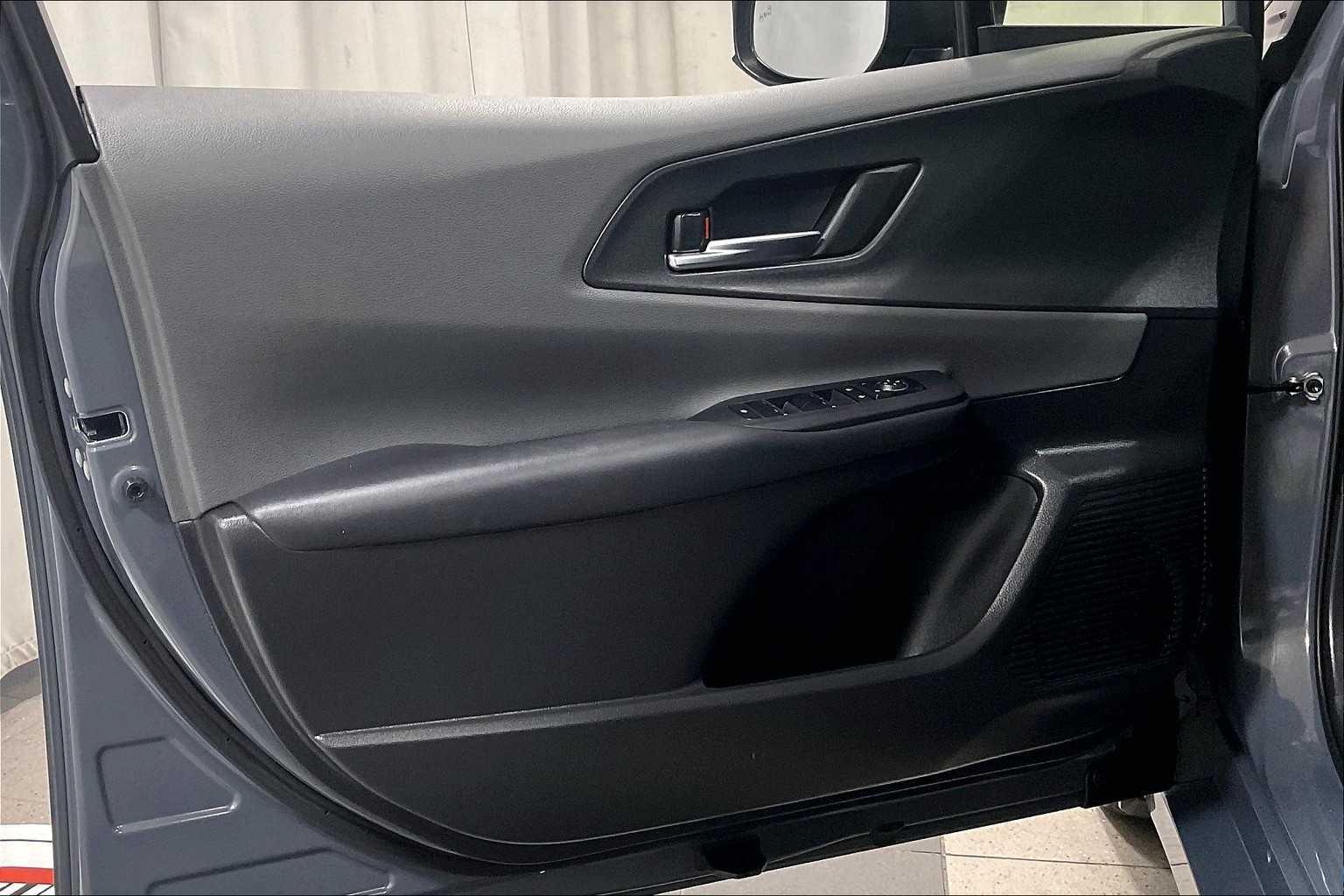 2023 Toyota Prius XLE - Photo 9