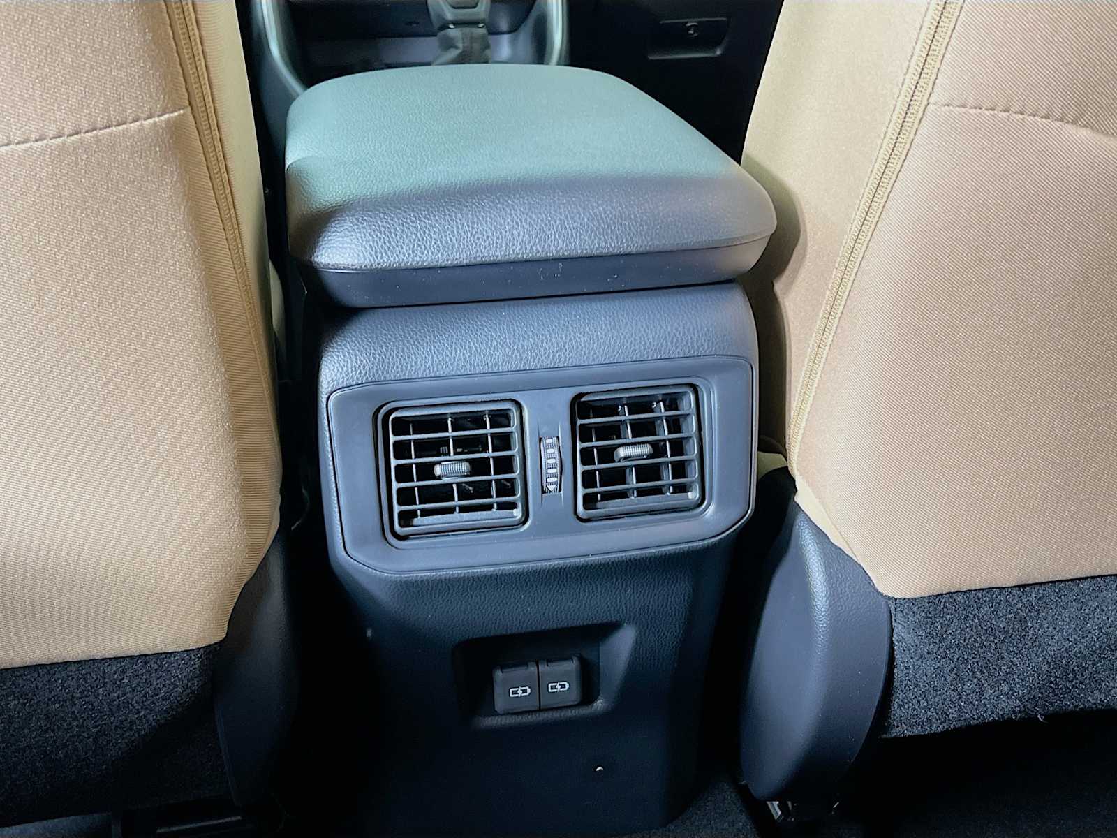 2025 Toyota RAV4 Hybrid XLE - Photo 14