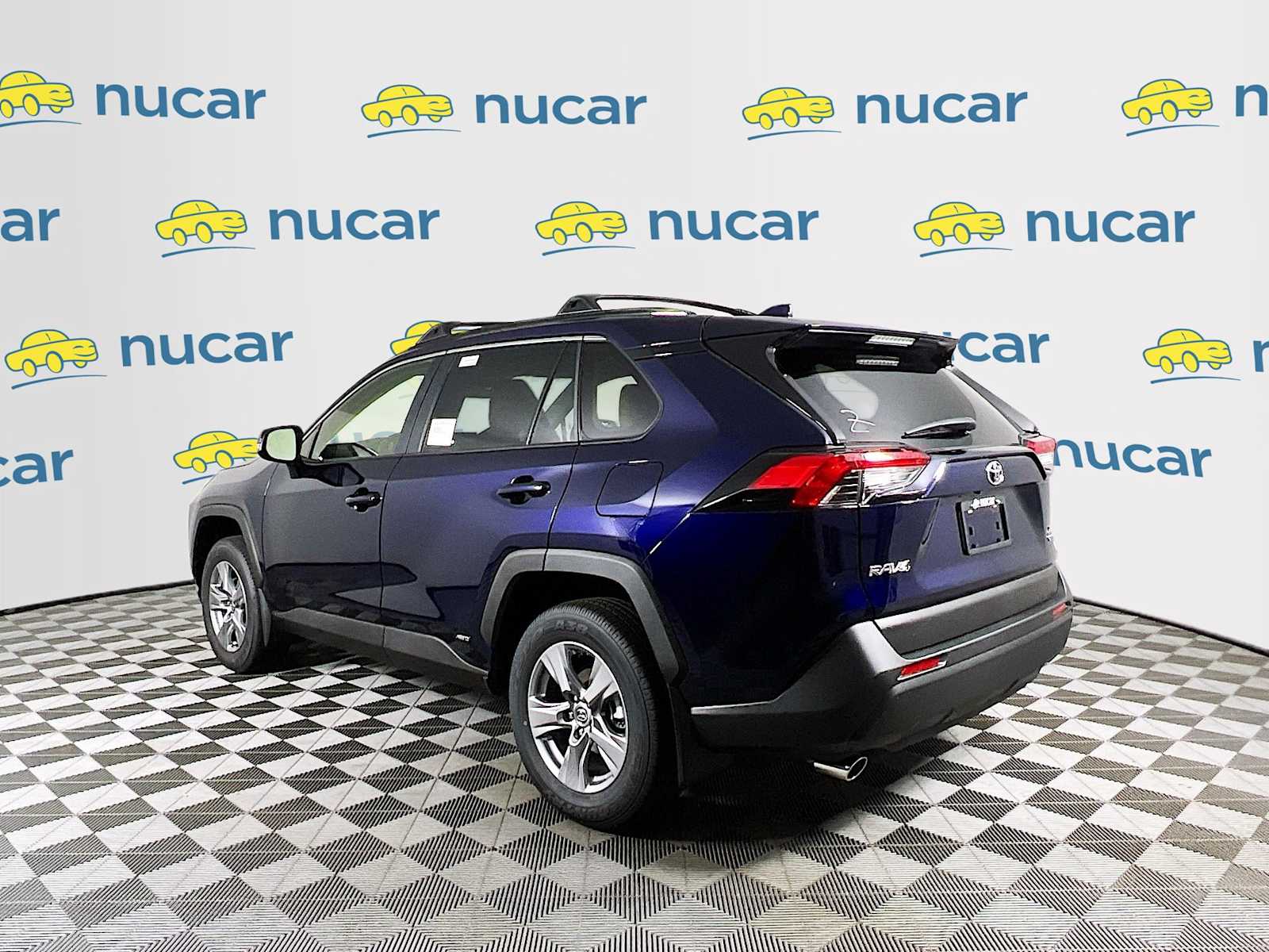 2025 Toyota RAV4 Hybrid XLE - Photo 4