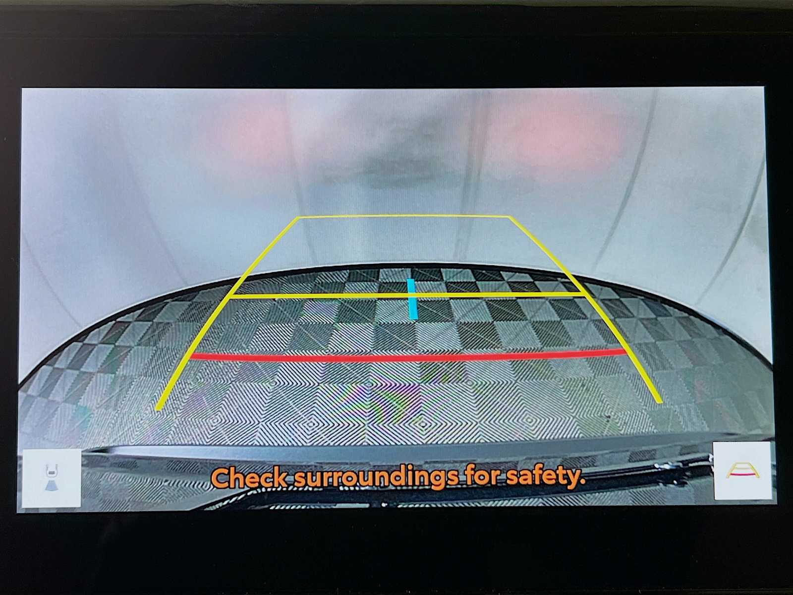 2025 Toyota RAV4 Hybrid XLE - Photo 9