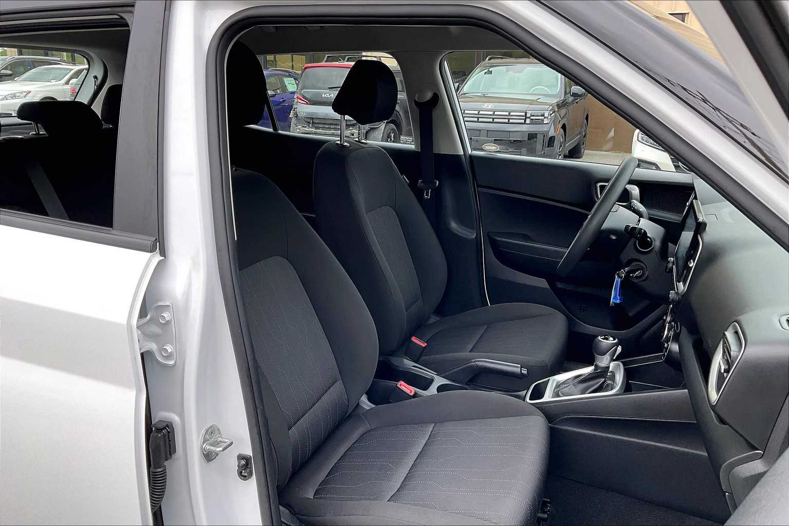 2022 Hyundai Venue SE - Photo 11