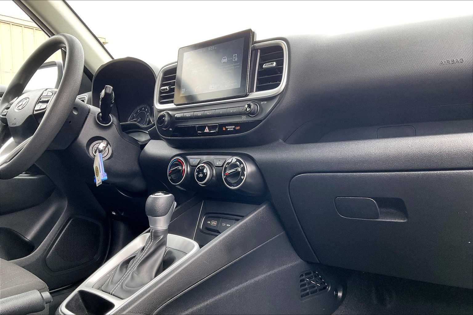 2022 Hyundai Venue SE - Photo 14