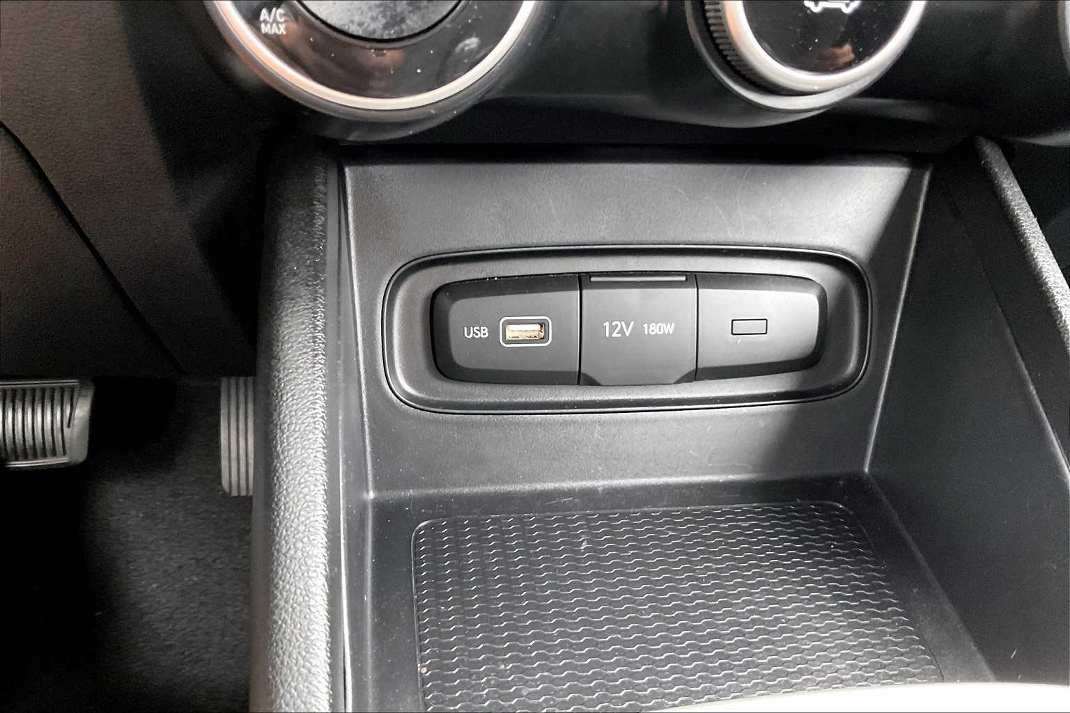 2022 Hyundai Venue SE - Photo 26