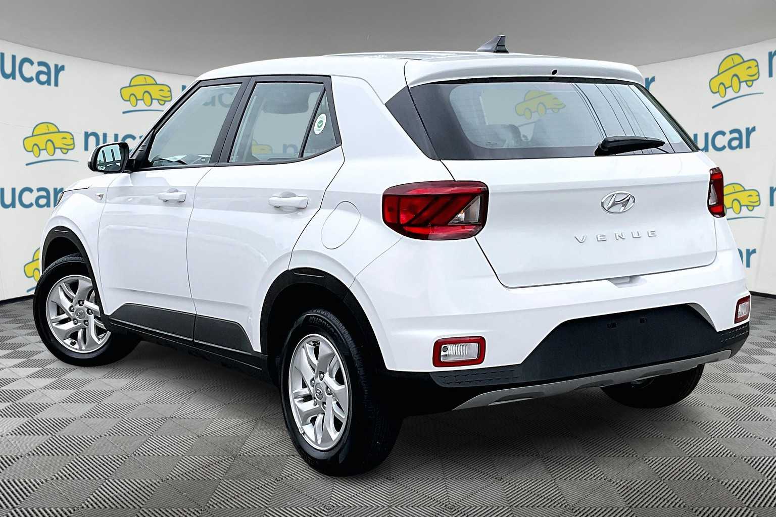 2022 Hyundai Venue SE - Photo 4