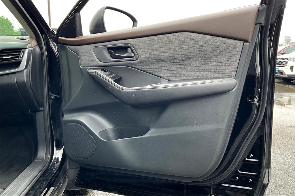 2022 Nissan Rogue S - Photo 11