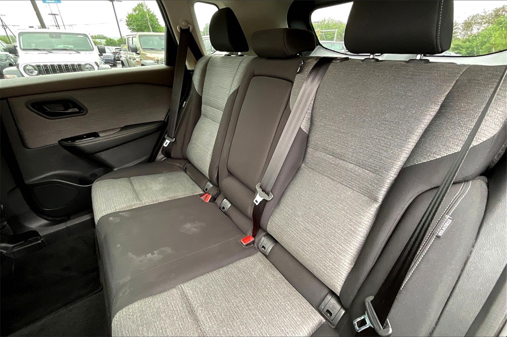 2022 Nissan Rogue S - Photo 14