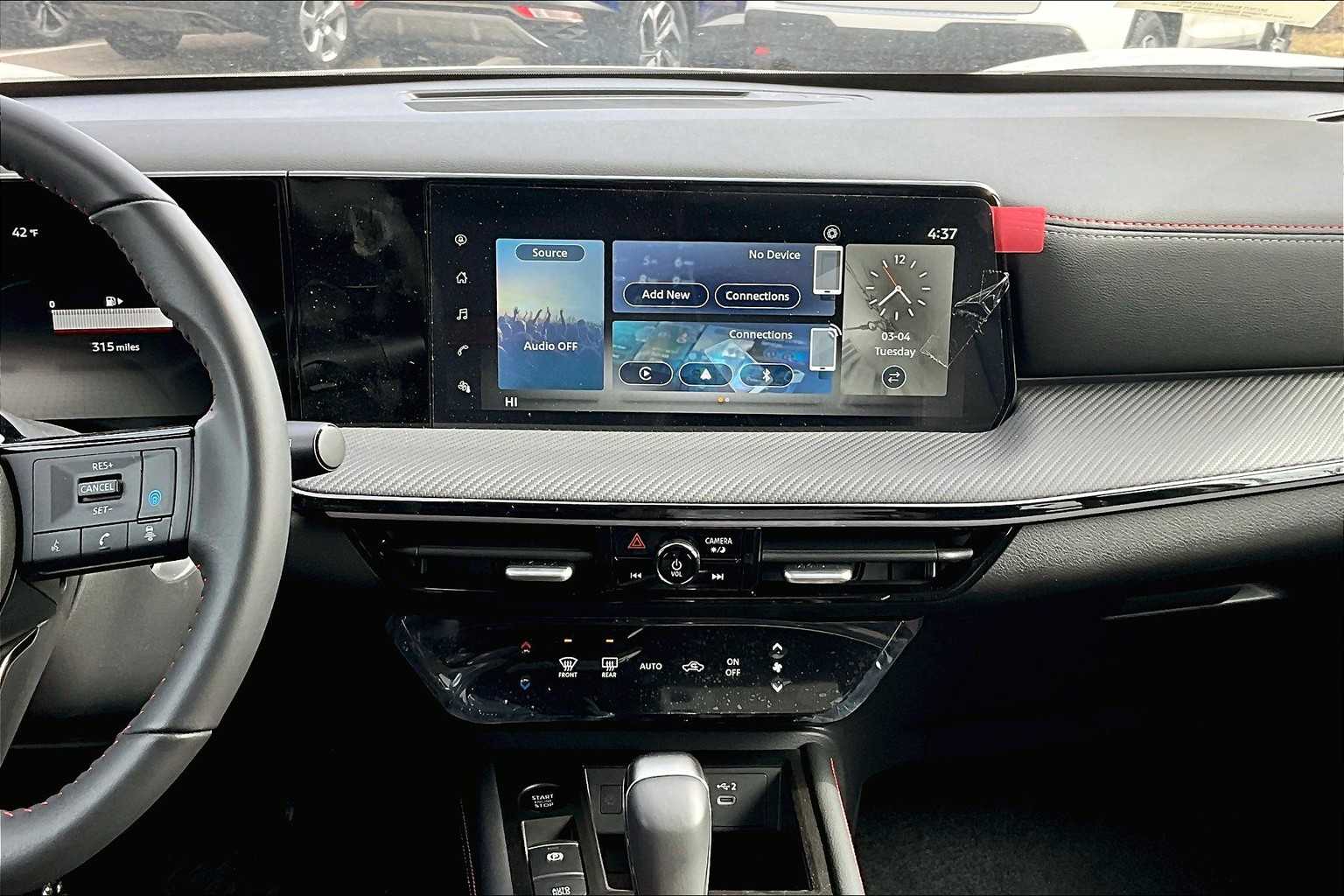 2025 Nissan Kicks SR - Photo 13