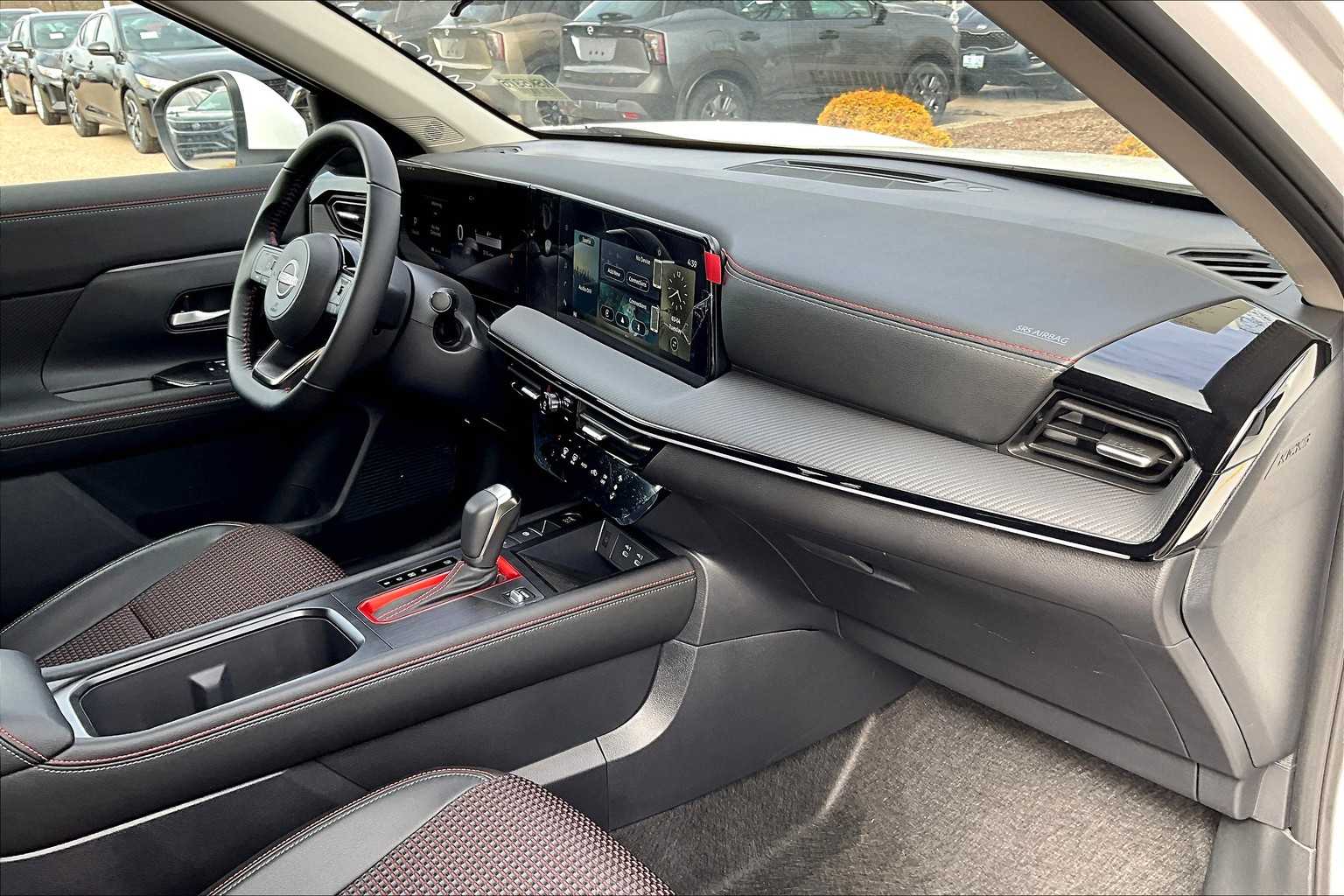 2025 Nissan Kicks SR - Photo 10