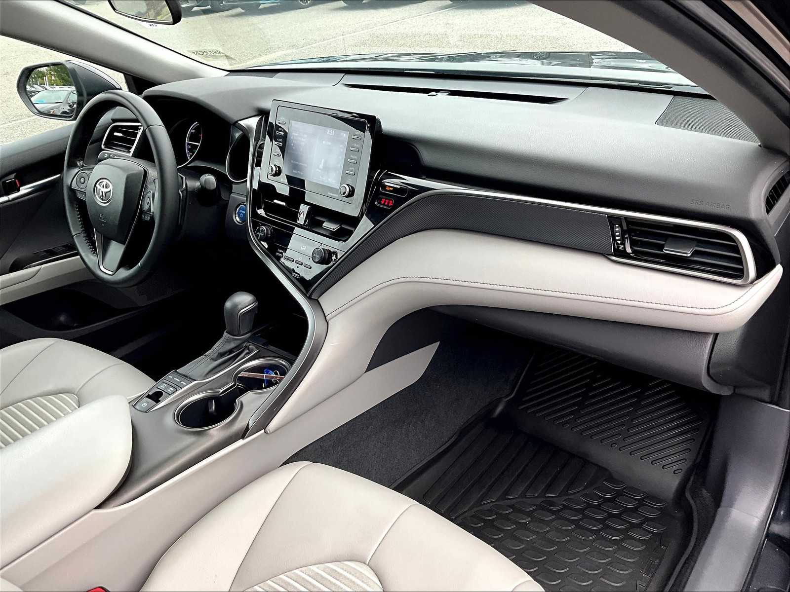 2023 Toyota Camry Hybrid SE - Photo 14