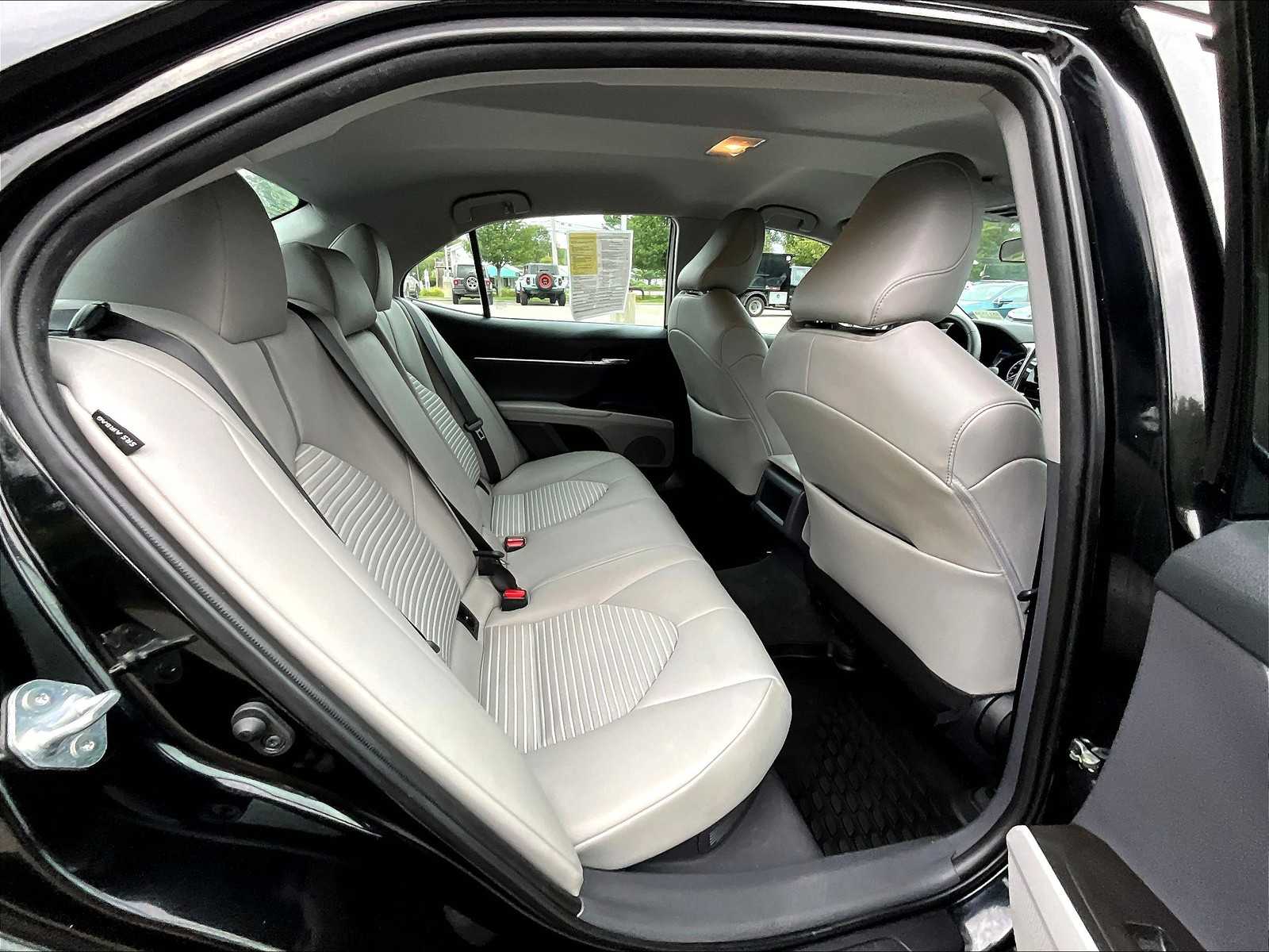 2023 Toyota Camry Hybrid SE - Photo 16