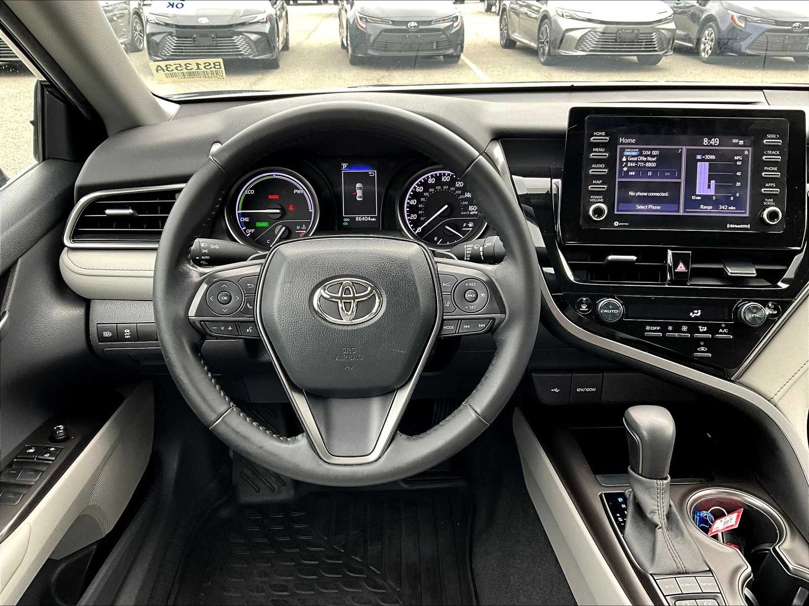 2023 Toyota Camry Hybrid SE - Photo 17