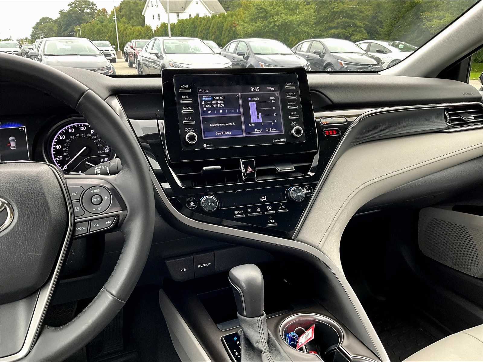 2023 Toyota Camry Hybrid SE - Photo 18