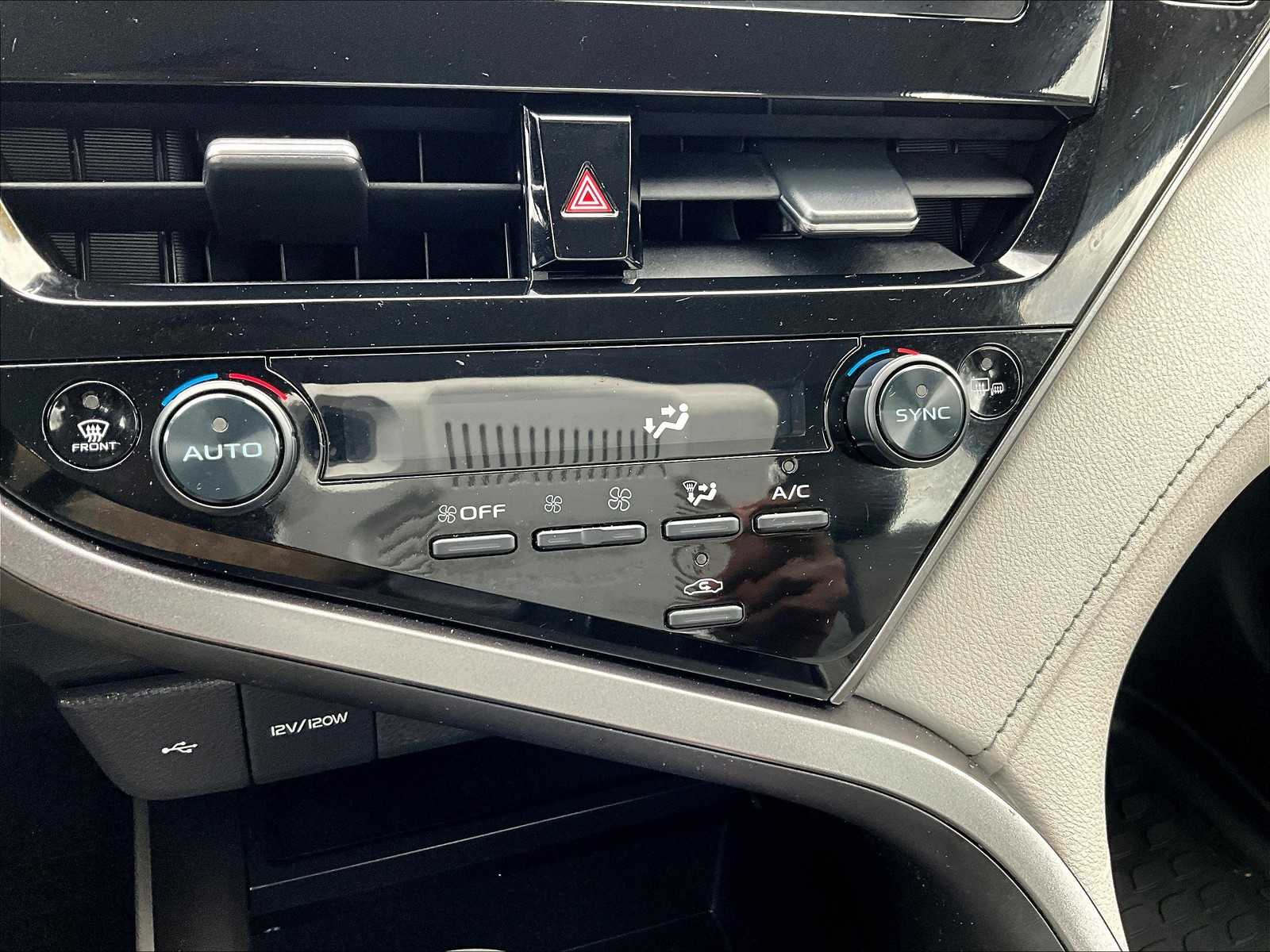 2023 Toyota Camry Hybrid SE - Photo 26