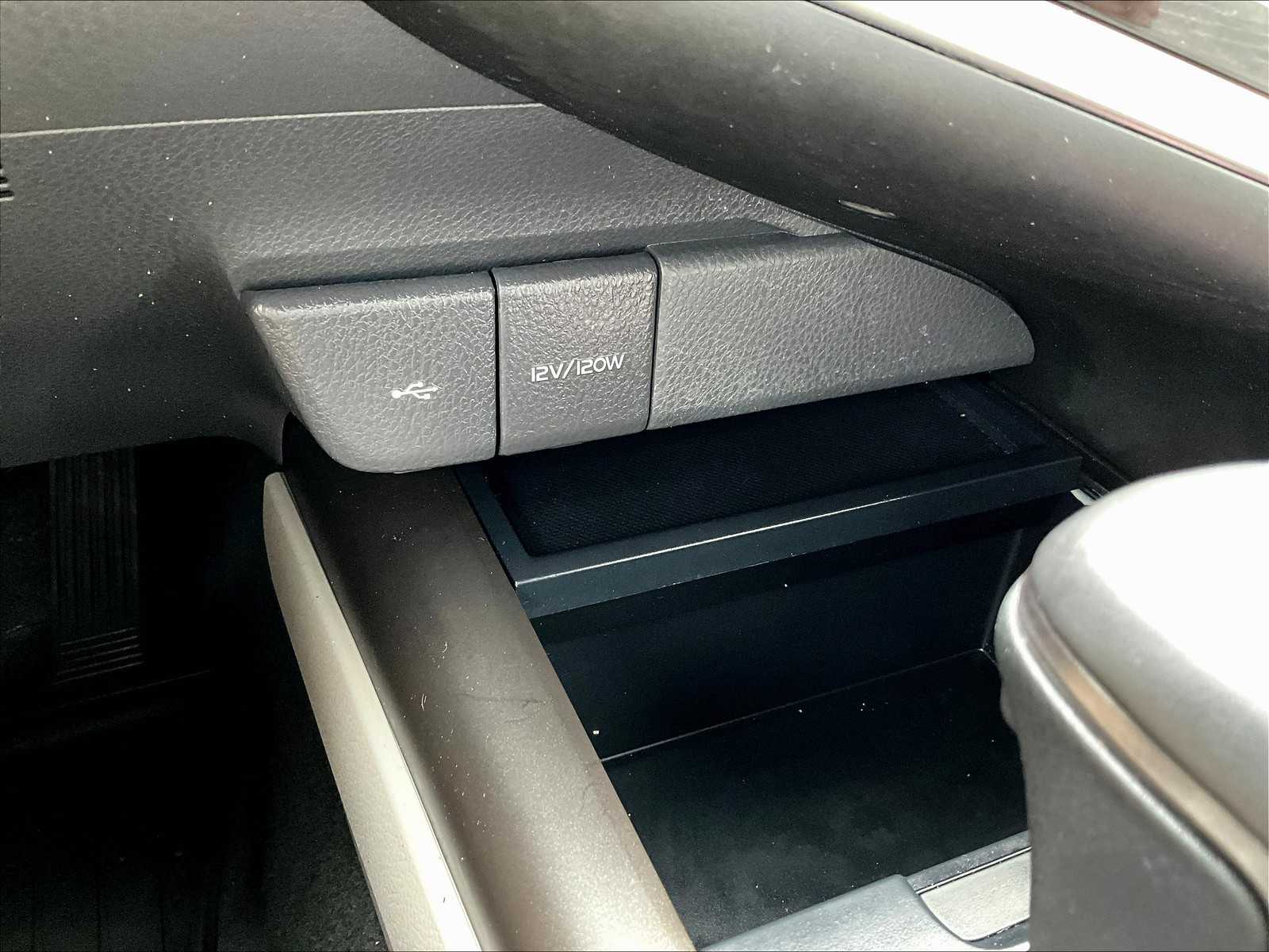 2023 Toyota Camry Hybrid SE - Photo 27