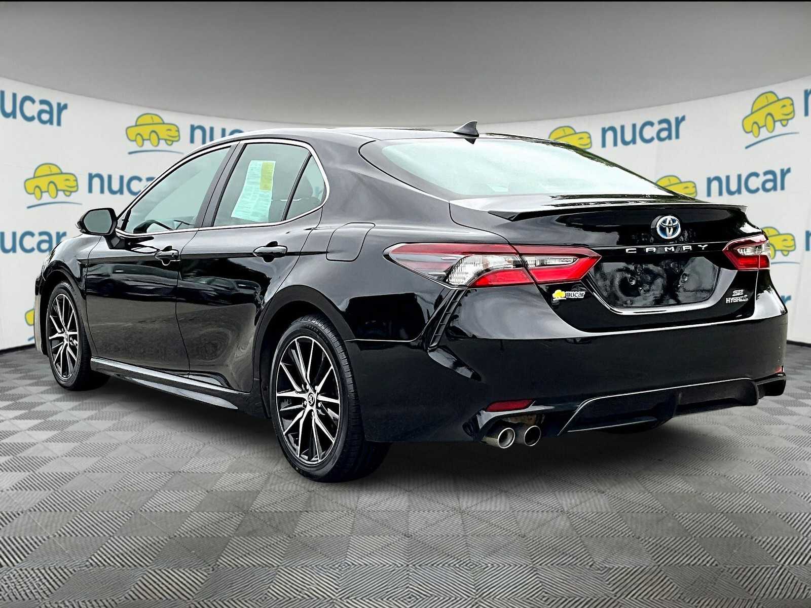 2023 Toyota Camry Hybrid SE - Photo 4
