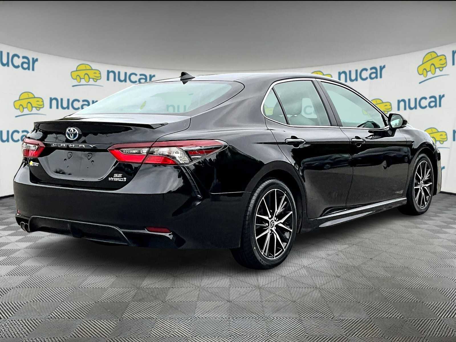 2023 Toyota Camry Hybrid SE - Photo 6