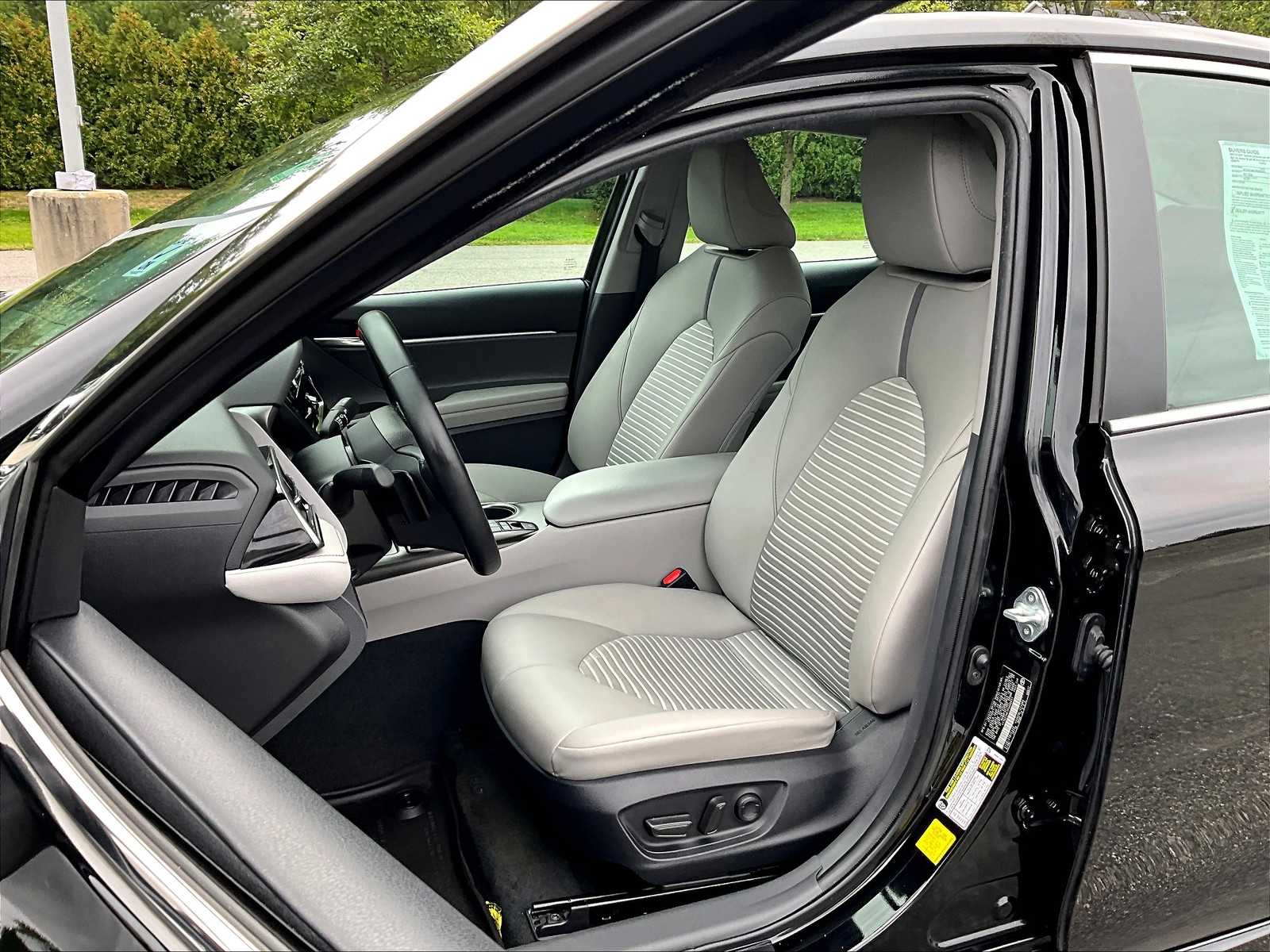 2023 Toyota Camry Hybrid SE - Photo 10