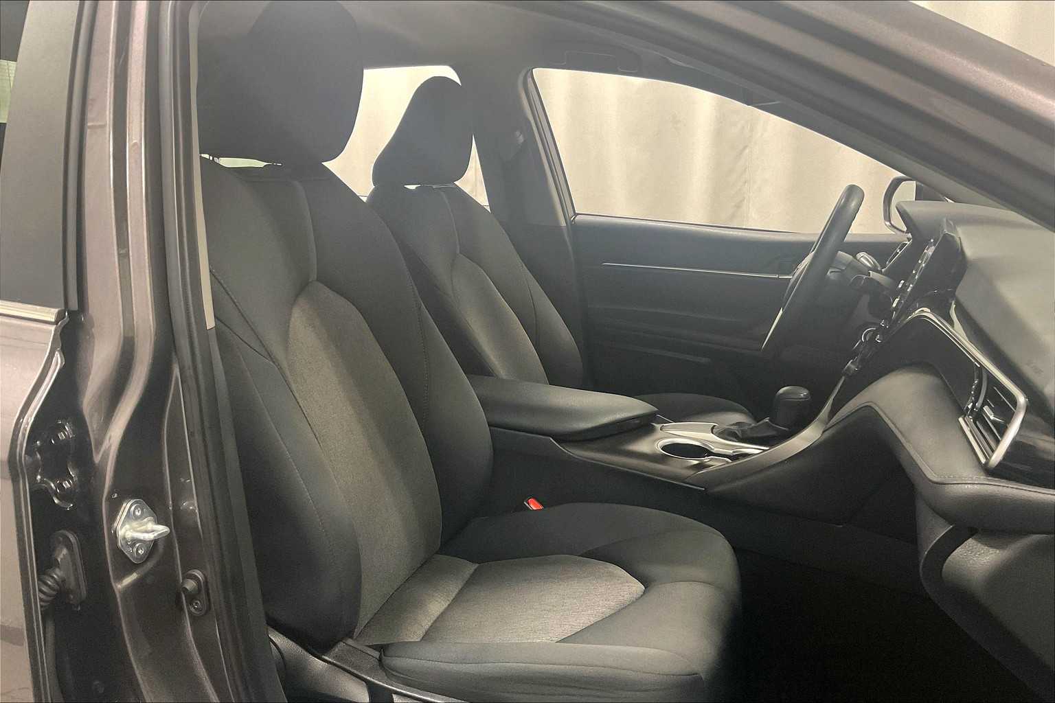 2021 Toyota Camry LE - Photo 11