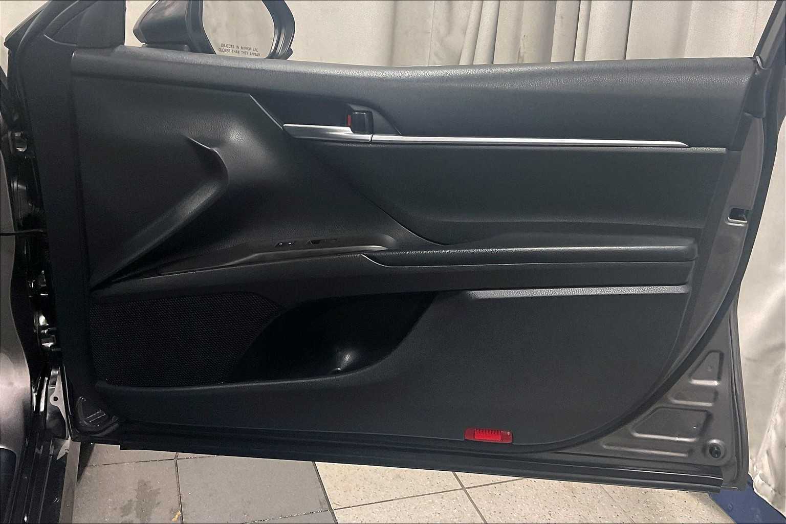 2021 Toyota Camry LE - Photo 12