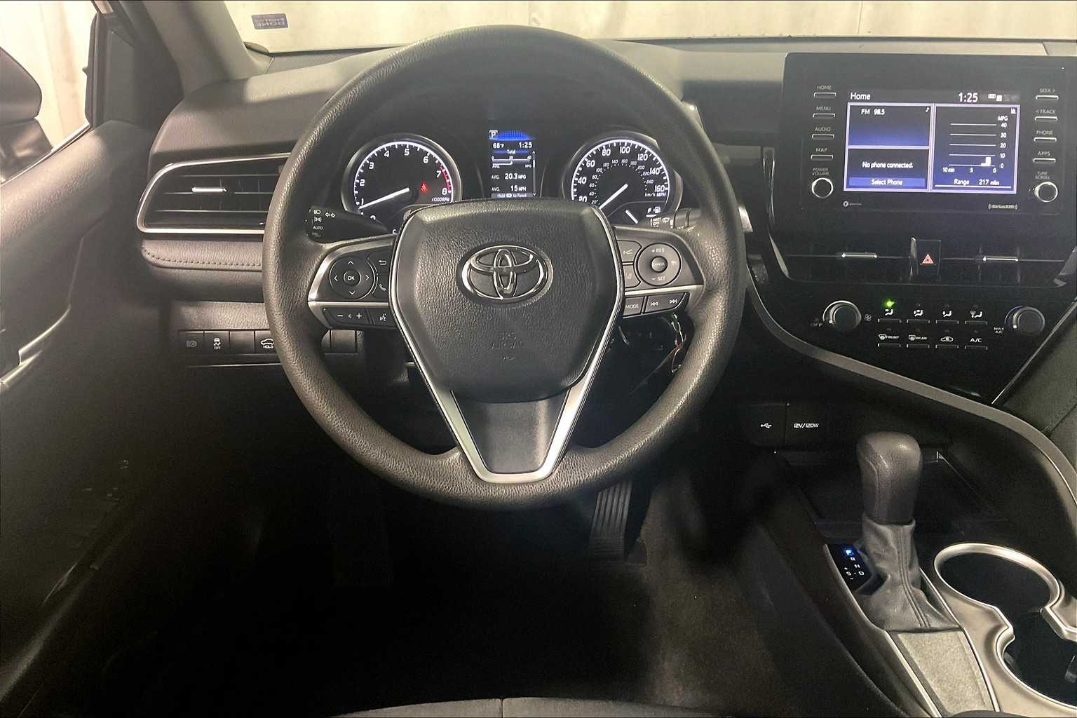 2021 Toyota Camry LE - Photo 17