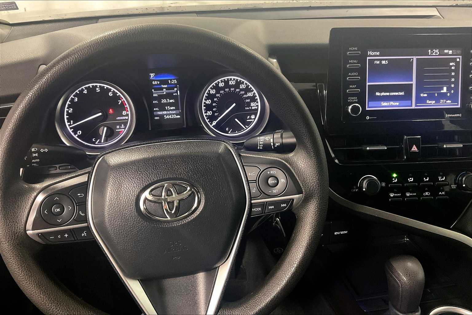 2021 Toyota Camry LE - Photo 18