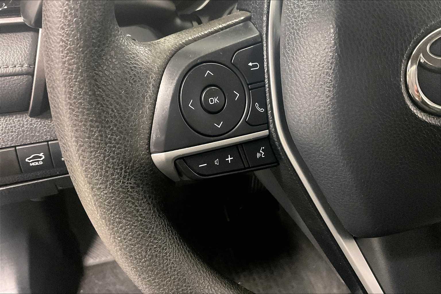 2021 Toyota Camry LE - Photo 22