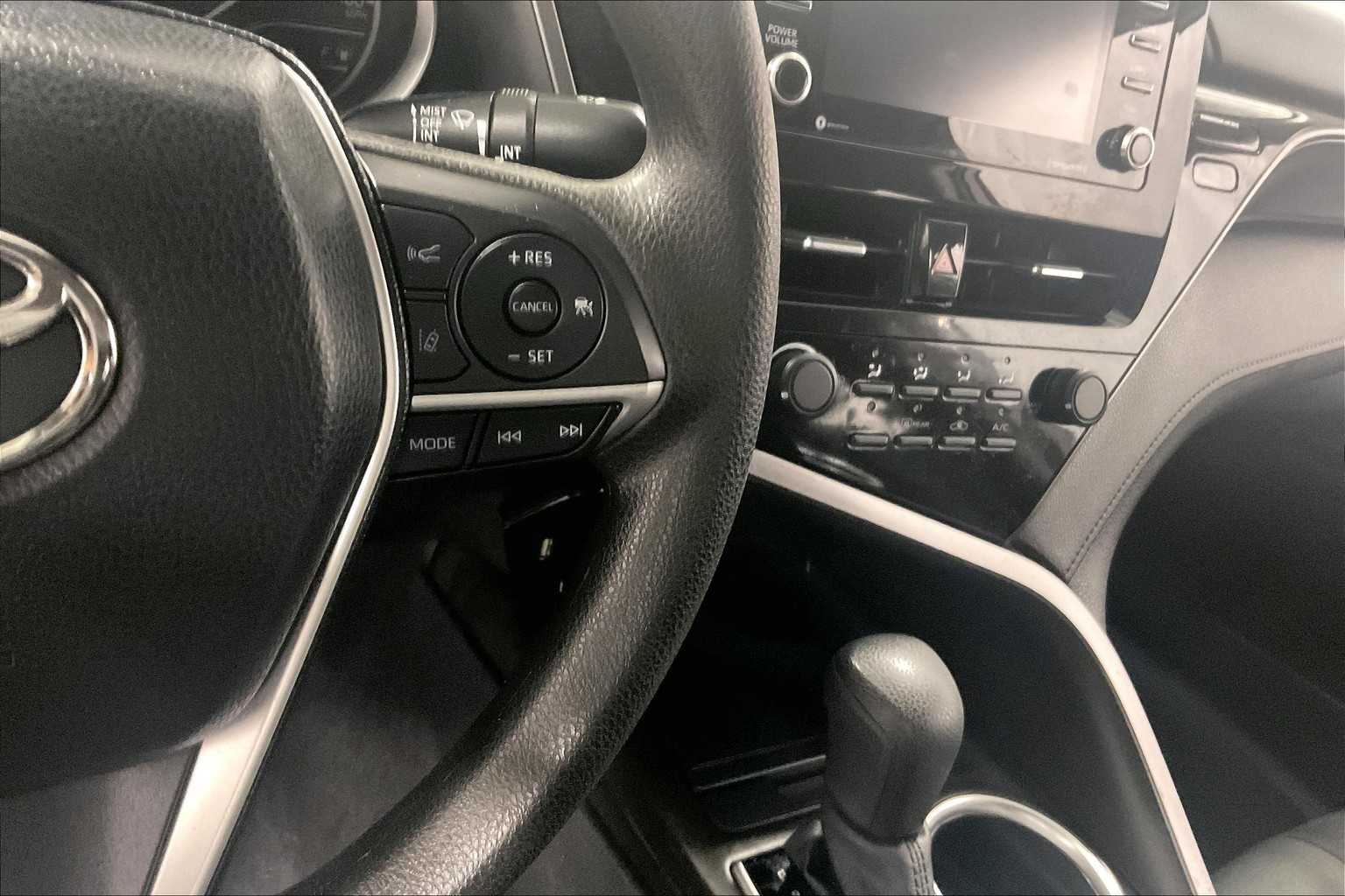 2021 Toyota Camry LE - Photo 23