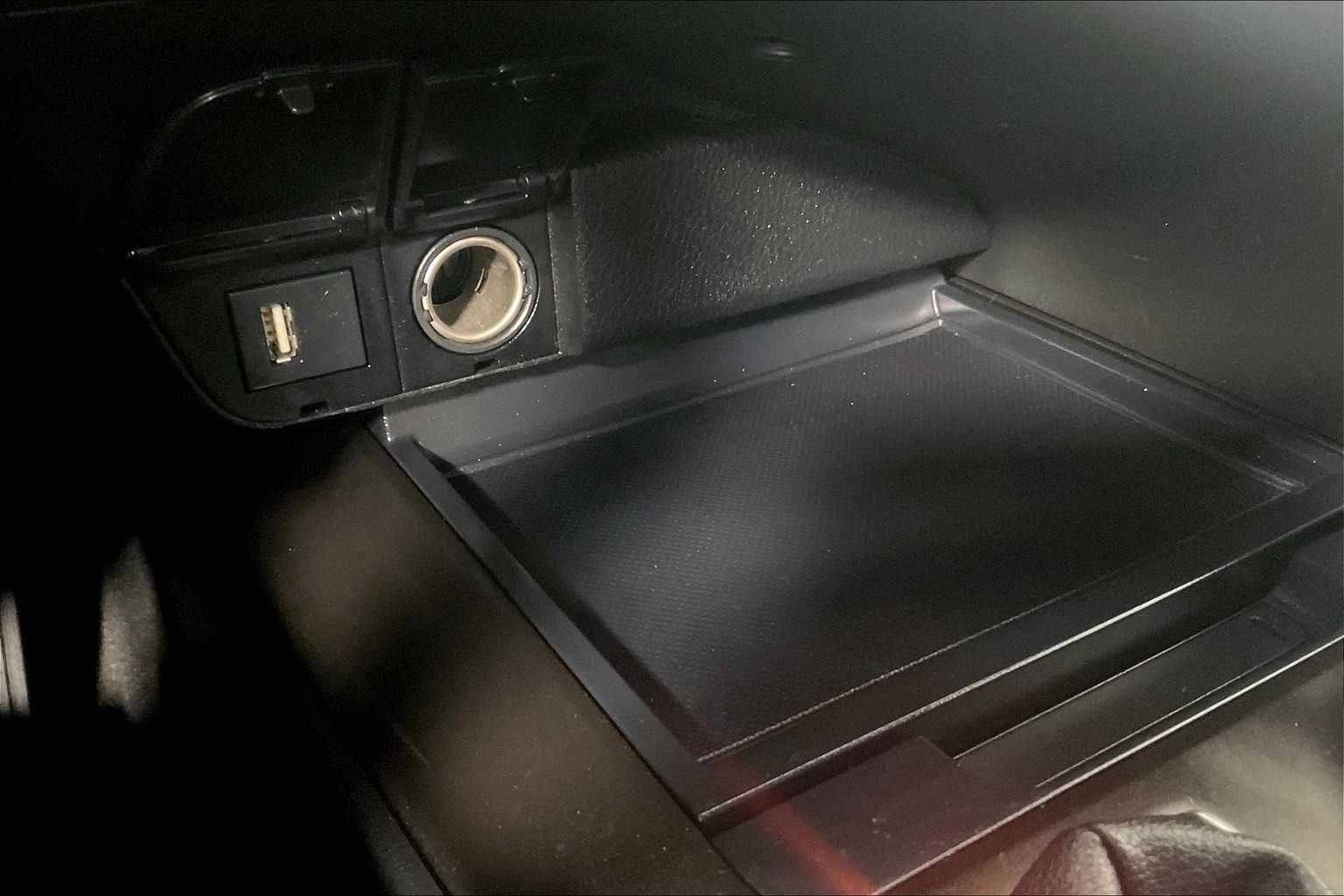 2021 Toyota Camry LE - Photo 25