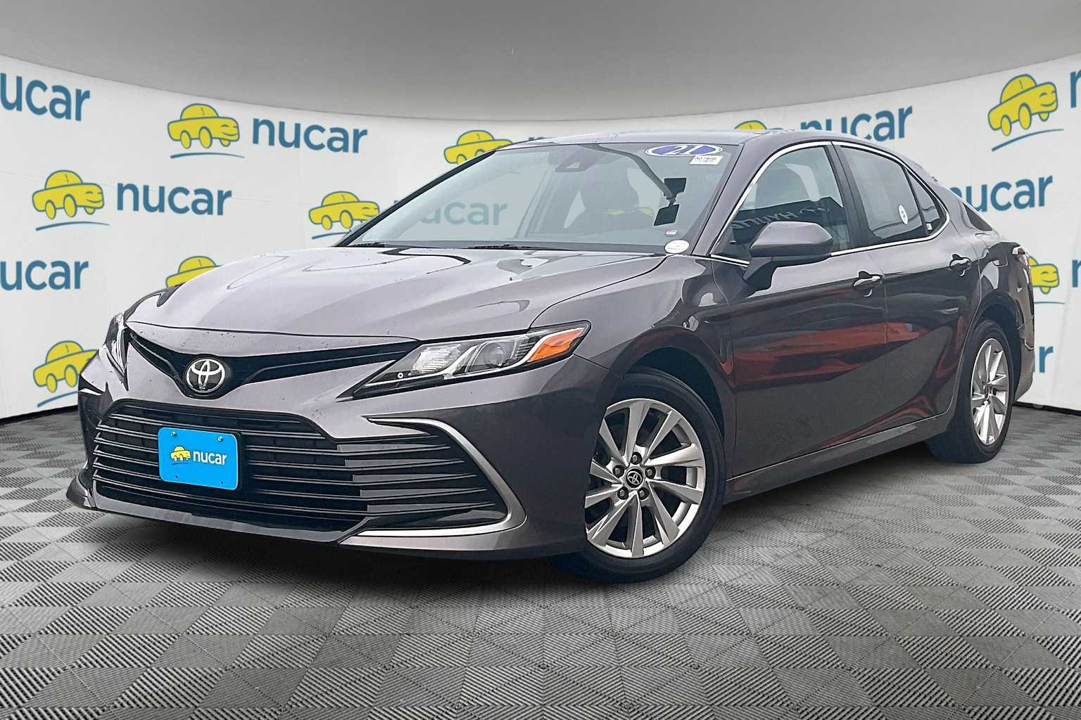 2021 Toyota Camry LE - Photo 3