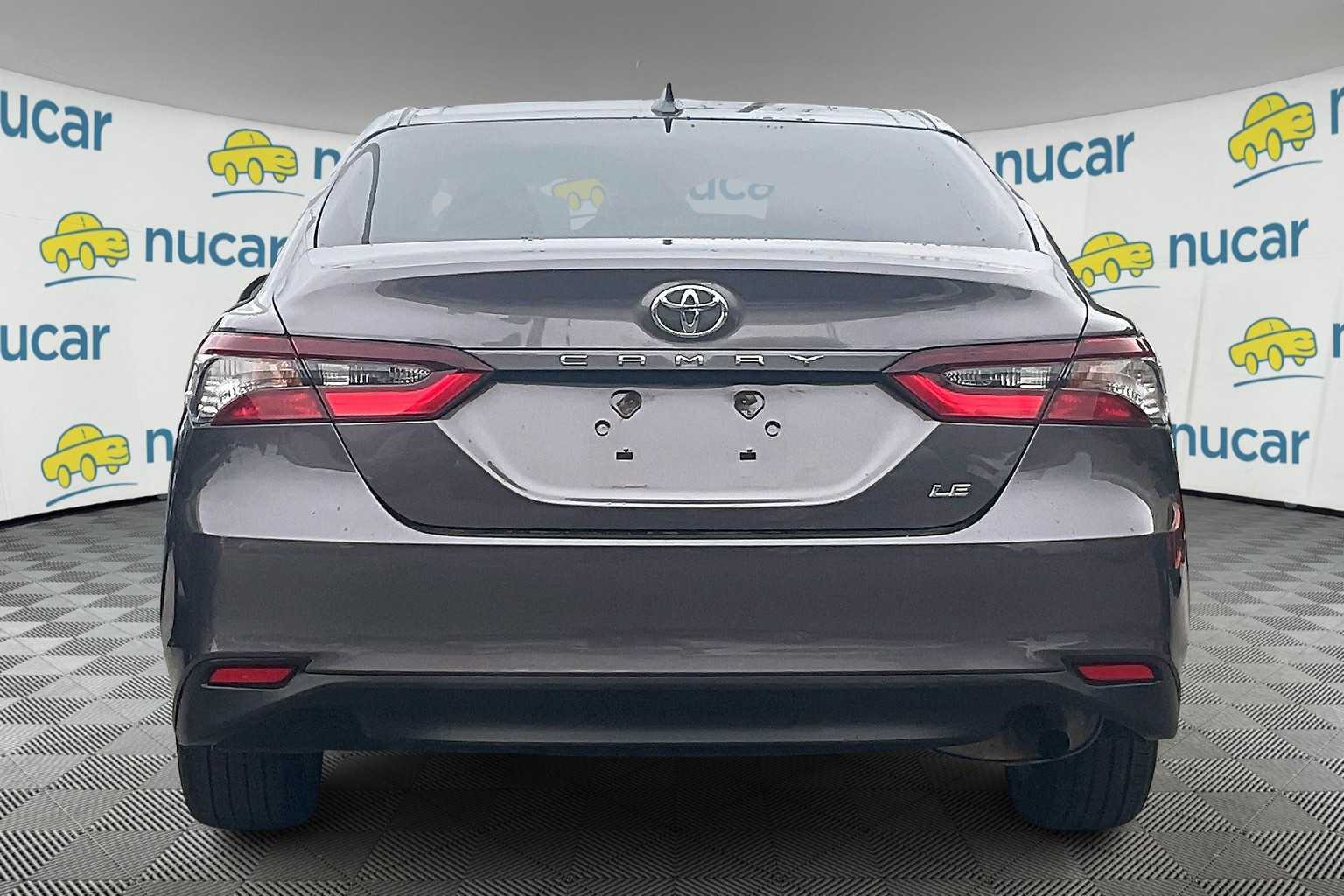 2021 Toyota Camry LE - Photo 5