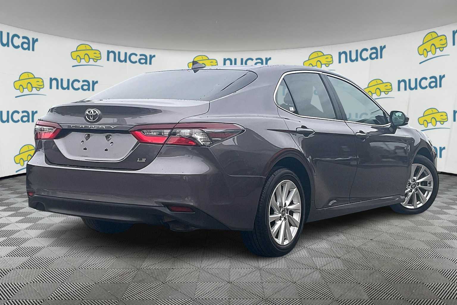 2021 Toyota Camry LE - Photo 6