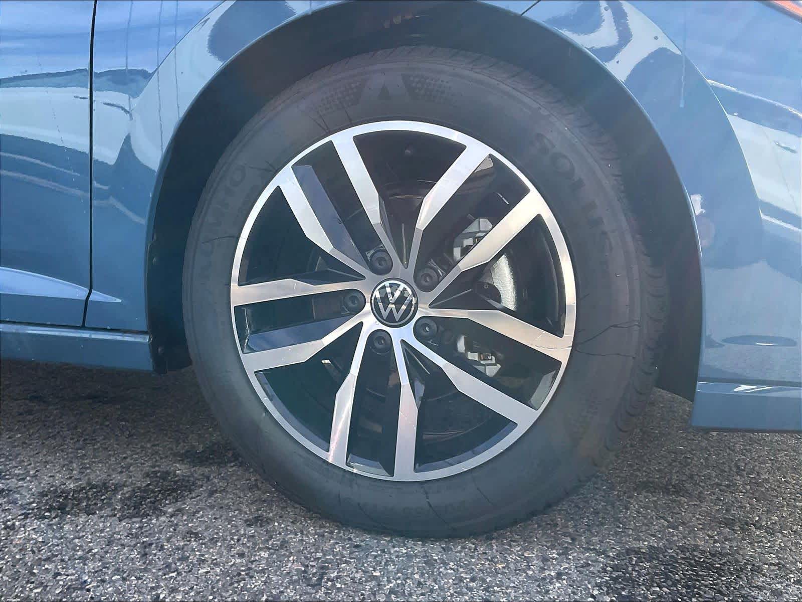 2025 Volkswagen Jetta SE - Photo 8