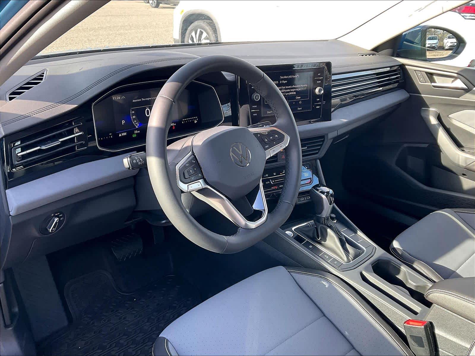 2025 Volkswagen Jetta SE - Photo 9