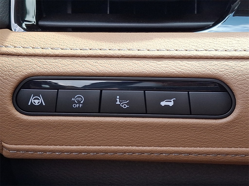 2025 INFINITI QX80 SENSORY - Photo 18