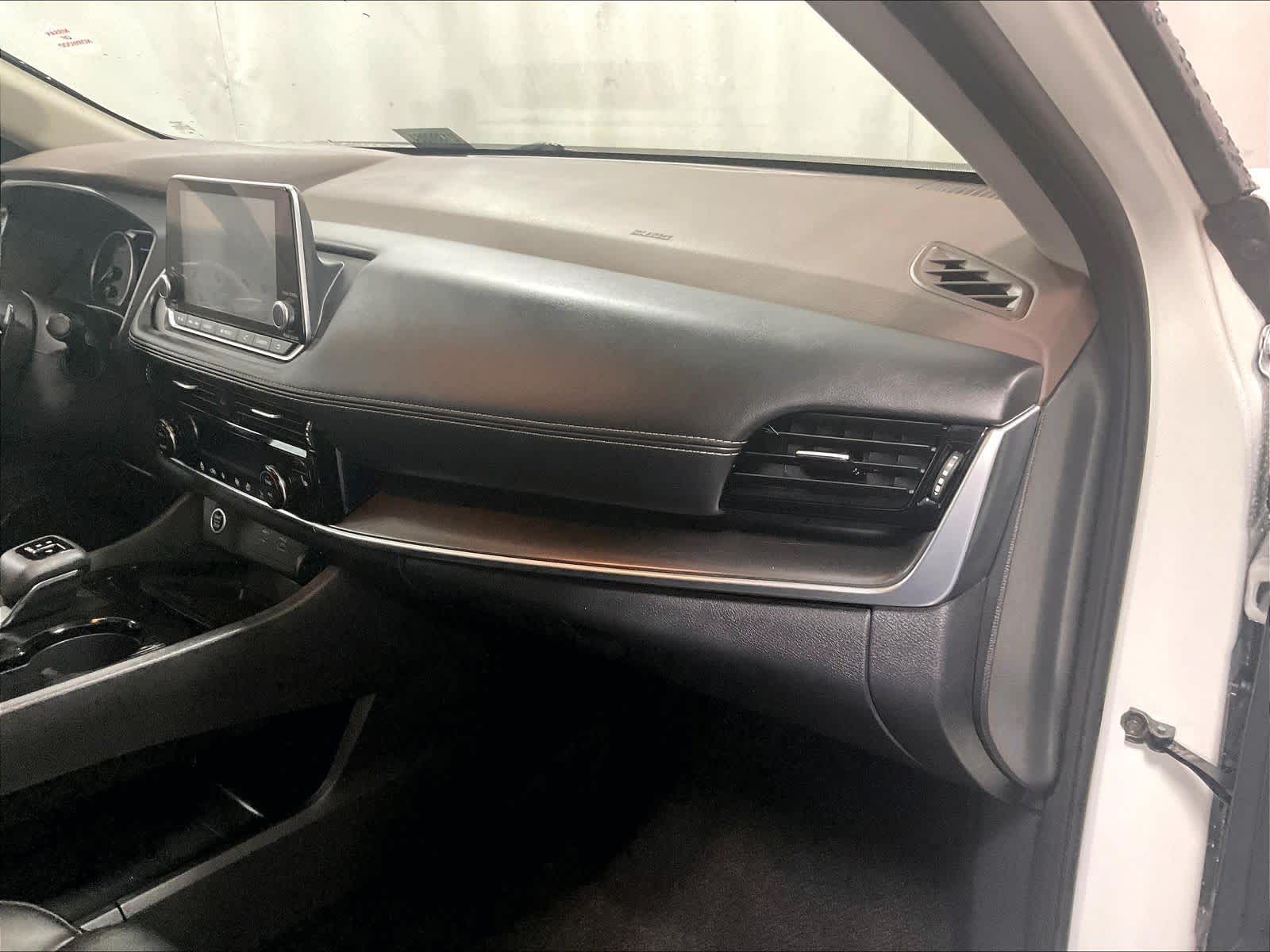 2023 Nissan Rogue SV - Photo 13